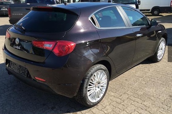 lhd car ALFA ROMEO Giulietta (01/07/2015) - 